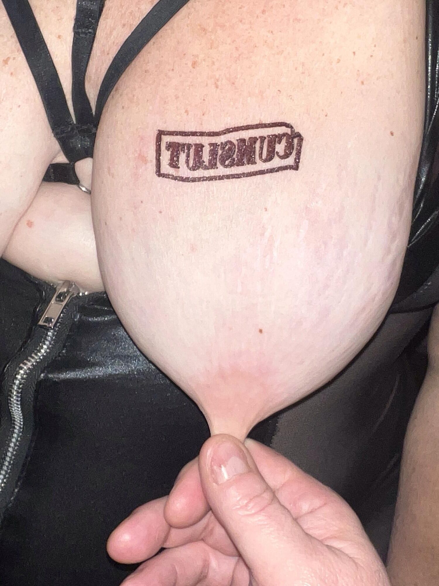 Mi esposa de BBW quiere ser agregada a sus galerías favoritas