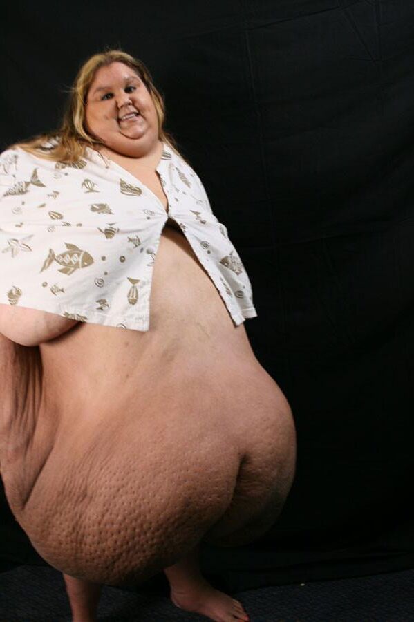 USSBBW Connie Gigantic Belly Cutie