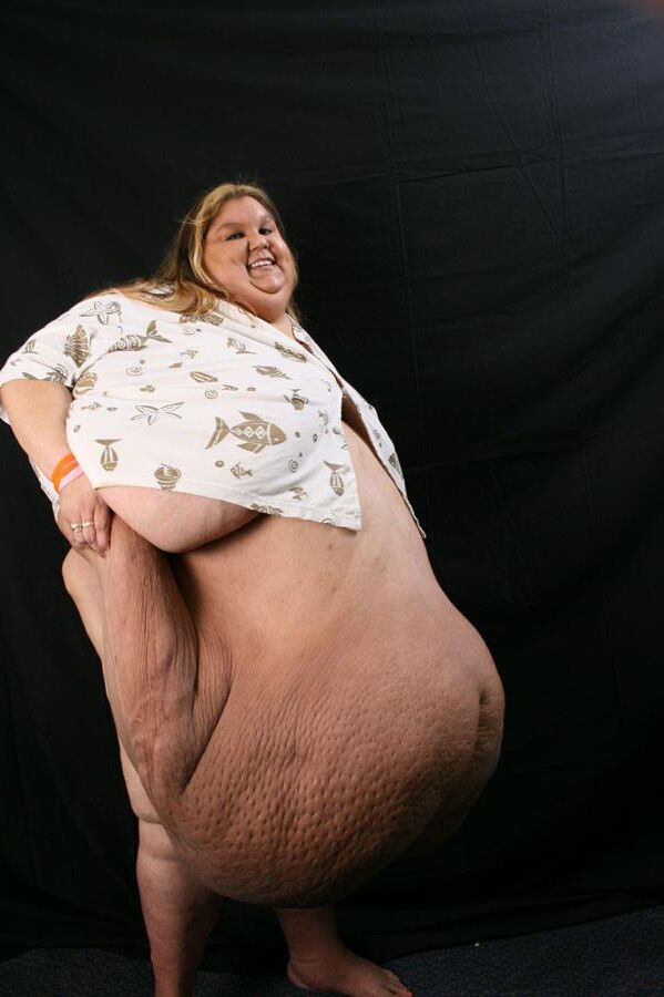 USSBBW Connie Gigantic Belly Cutie