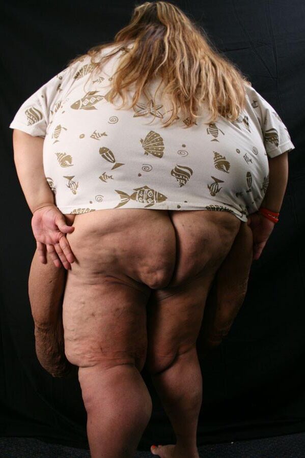 USSBBW Connie Gigantic Belly Cutie