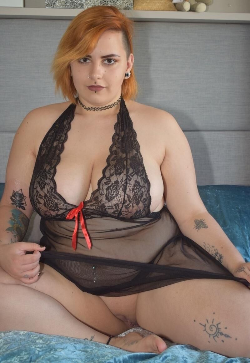 Указье Jeune Truie Bien Grasse Avec de Splendides Gros Nichons