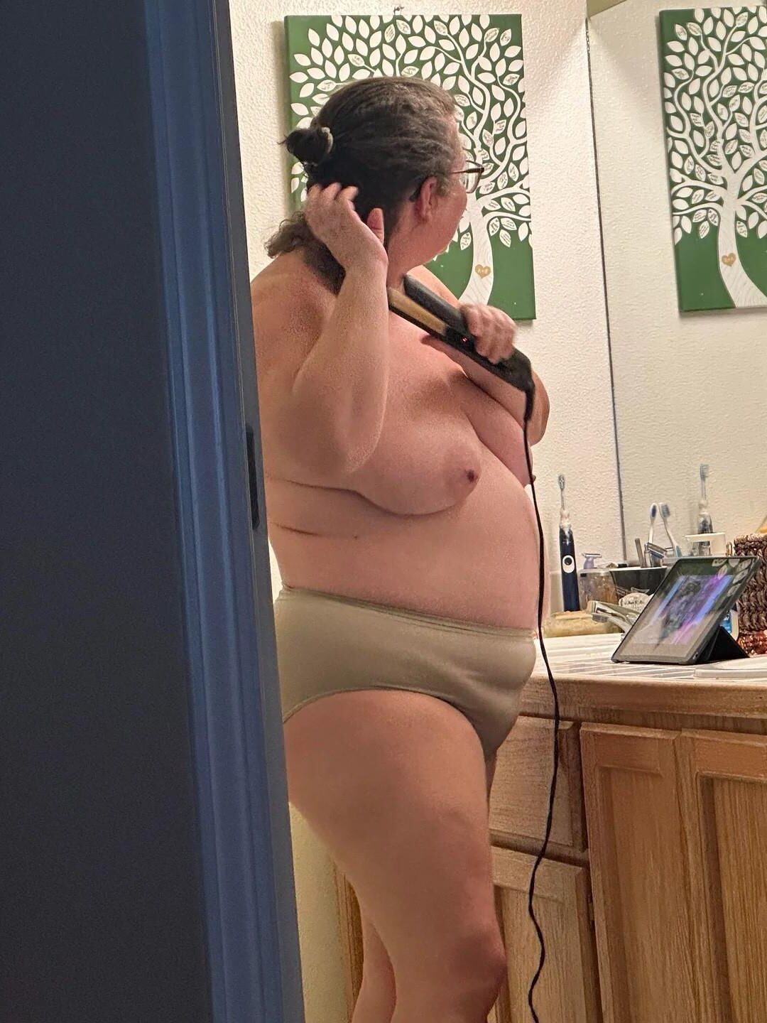 grosse femme exposée