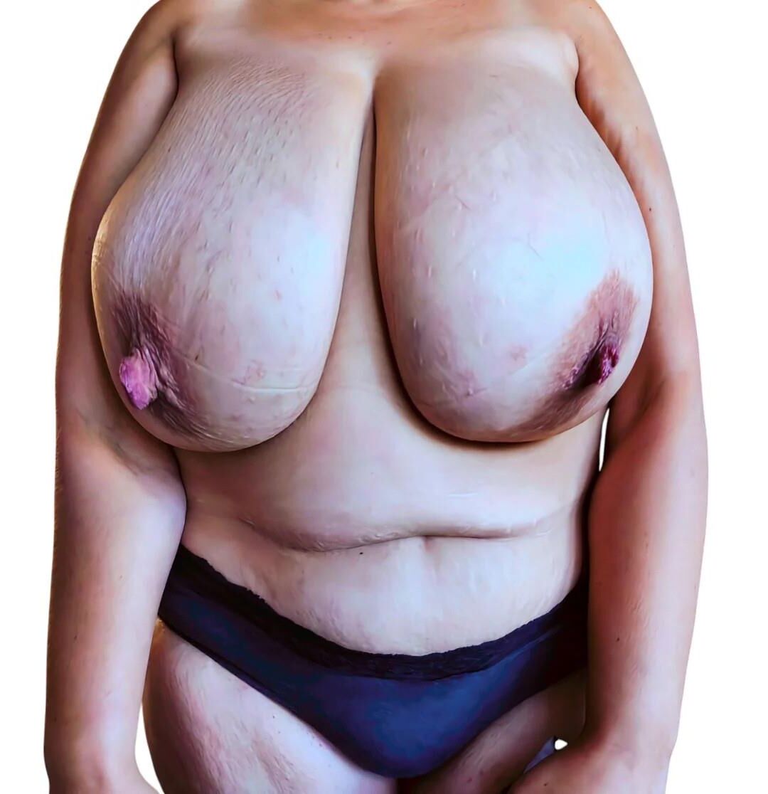 Jolly Wife udders seins exposés