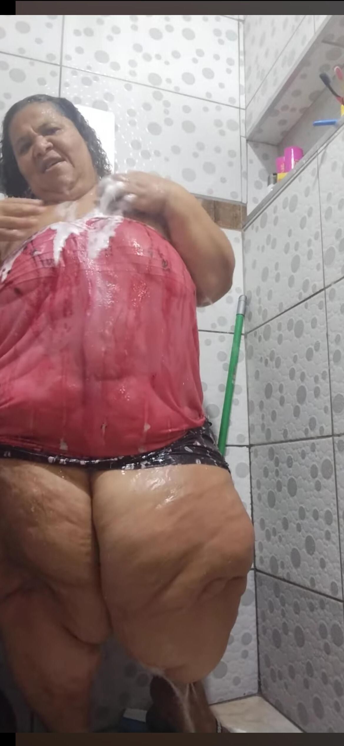 DELICIOUS BRONZED THICK MEATY CELLULITE HOT BRAZILIAN GRANNY