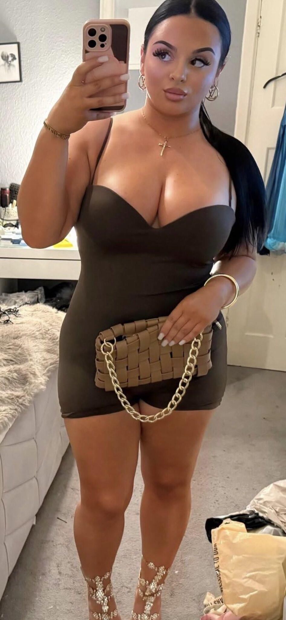 Curvy Girls 