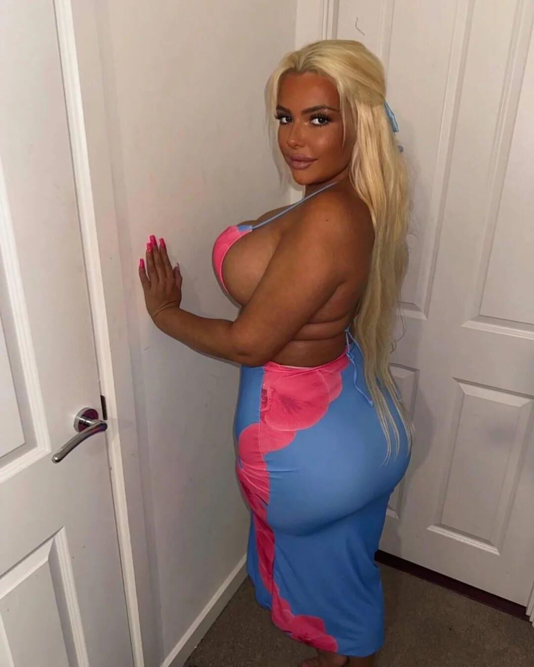 Curvy Girls 