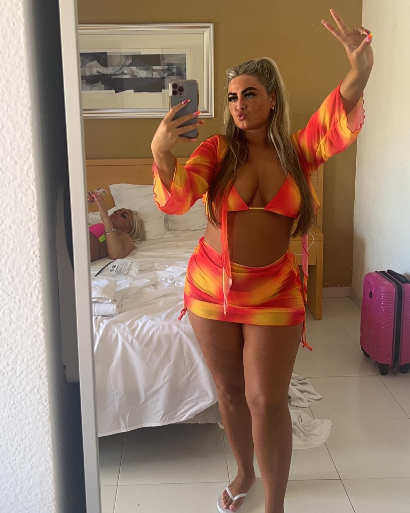 Curvy Girls 