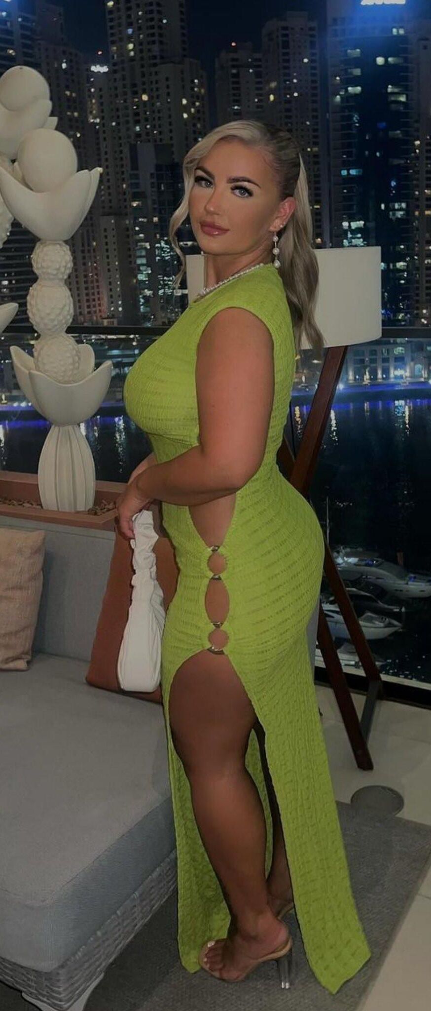 Curvy Girls 