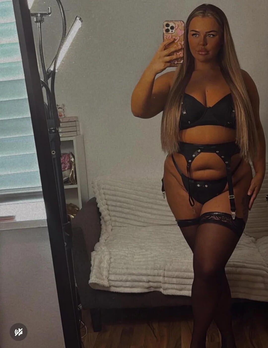 Curvy Girls 