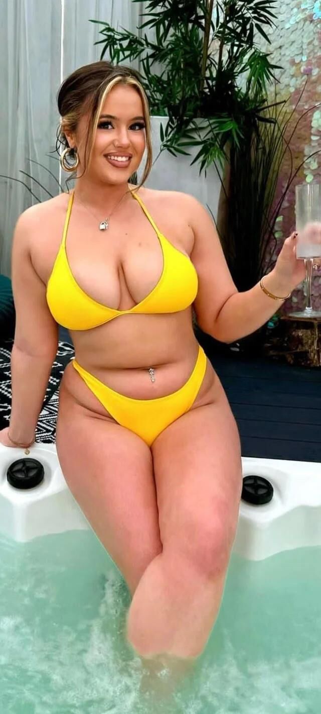 Curvy Girls 
