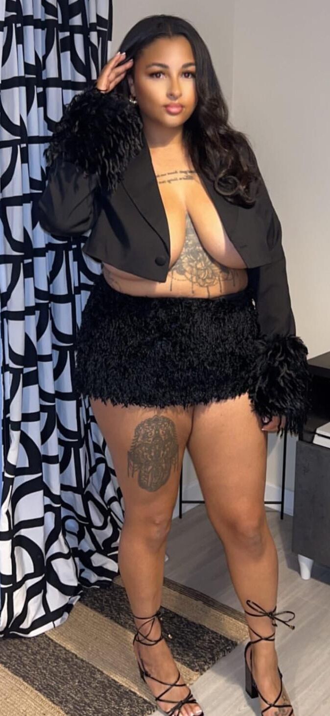 Curvy Girls 