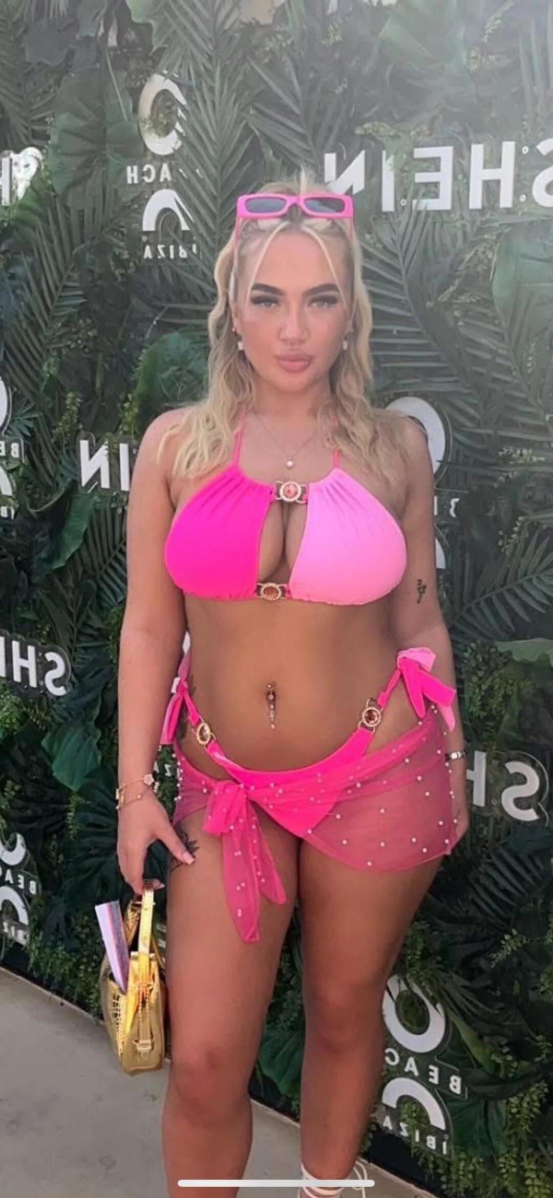 Curvy Girls 