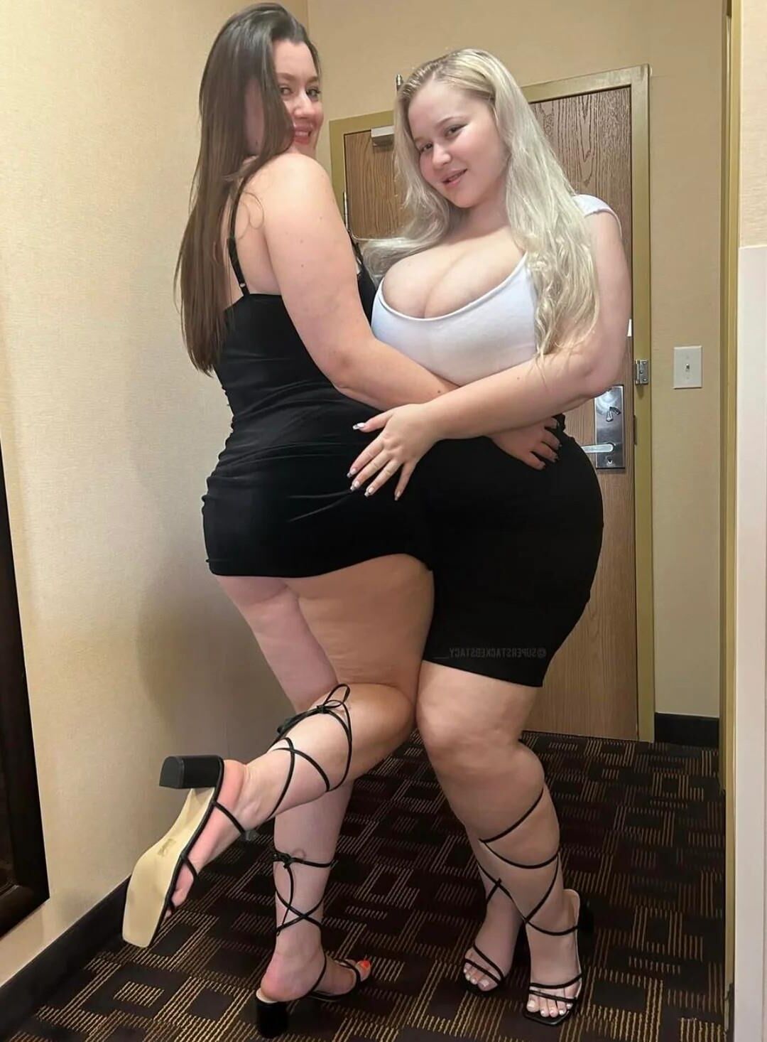 Curvy Girls 