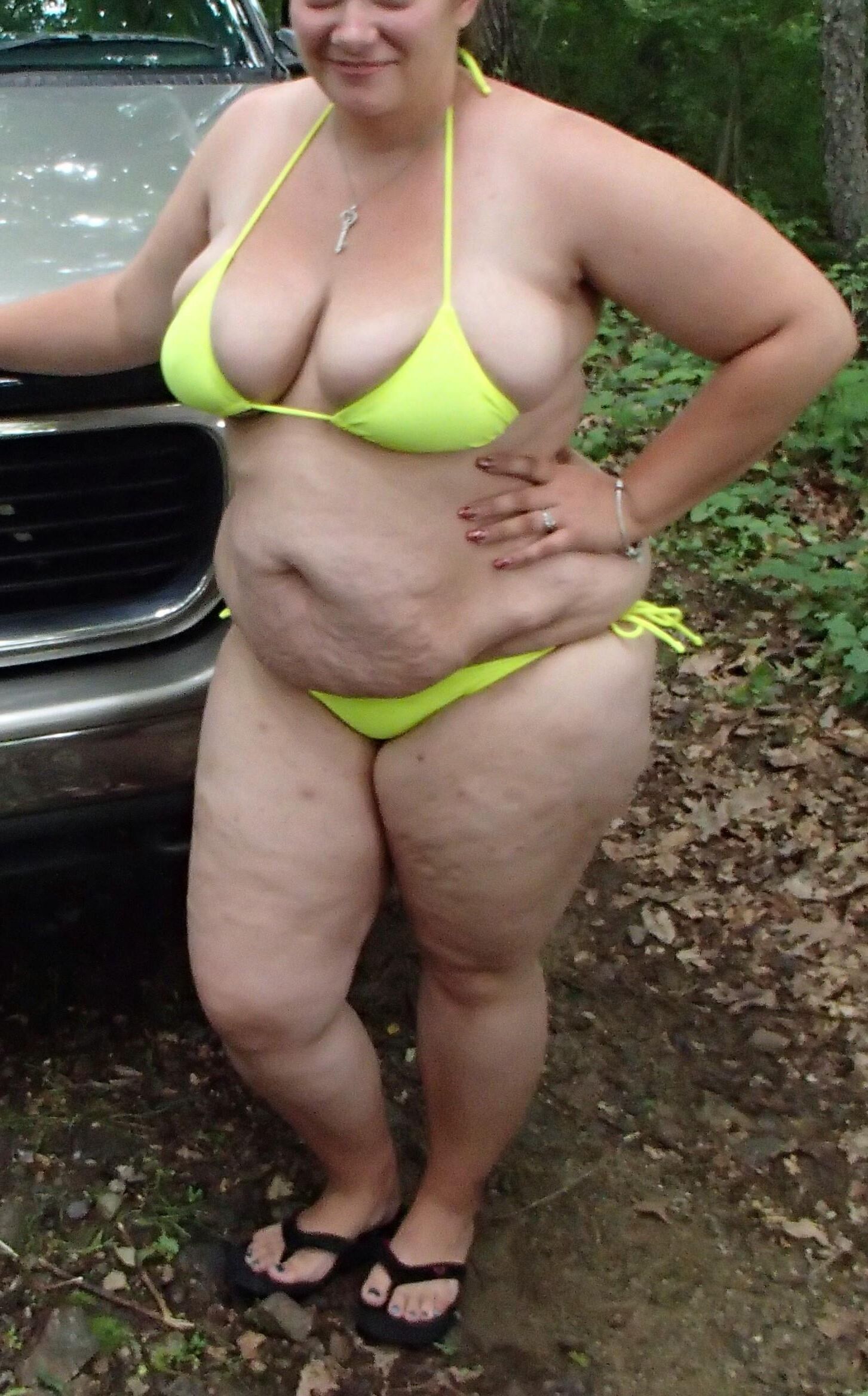 busty bbw amateur bikini model