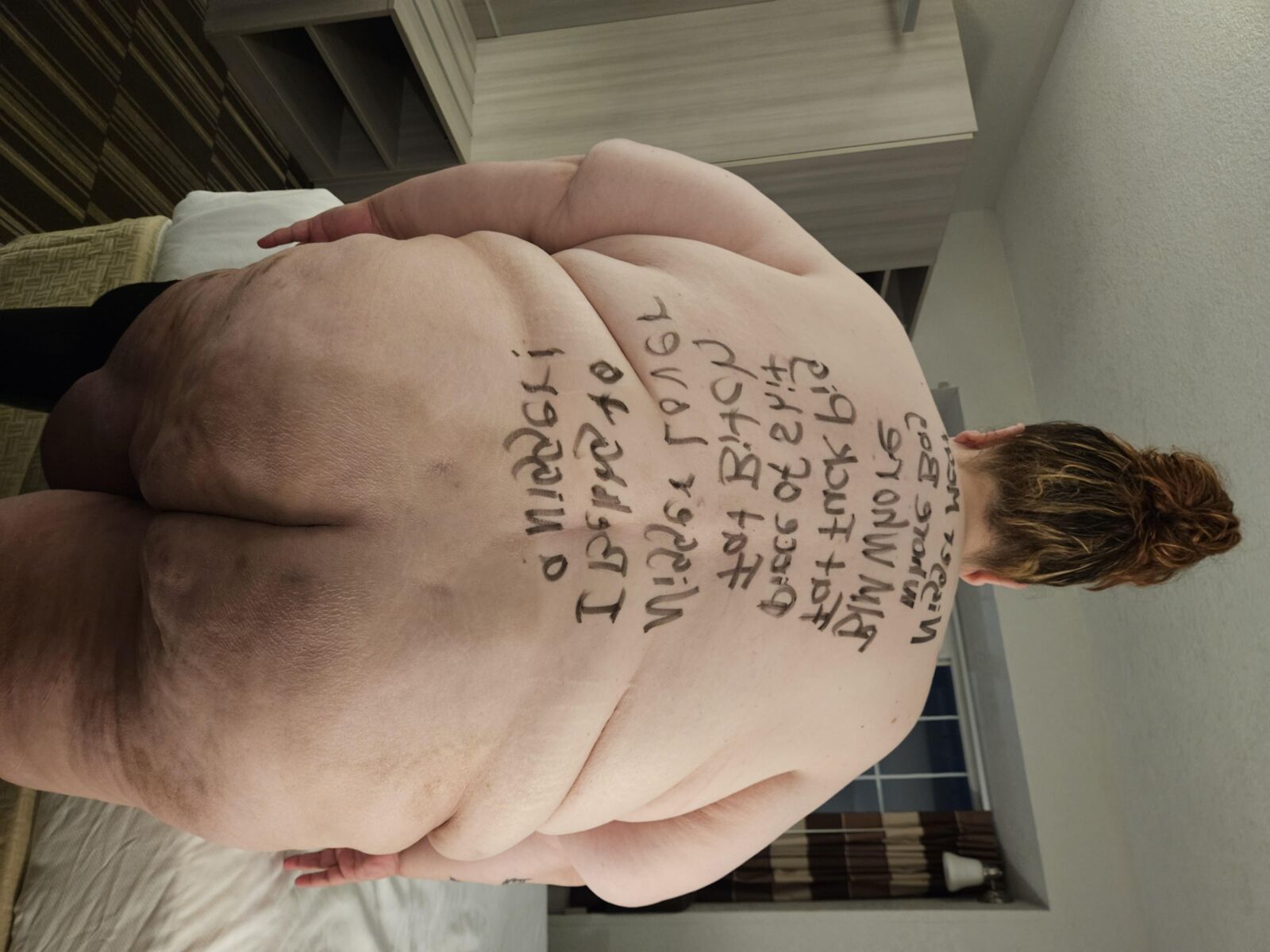 Fat one legged piece of shit. 