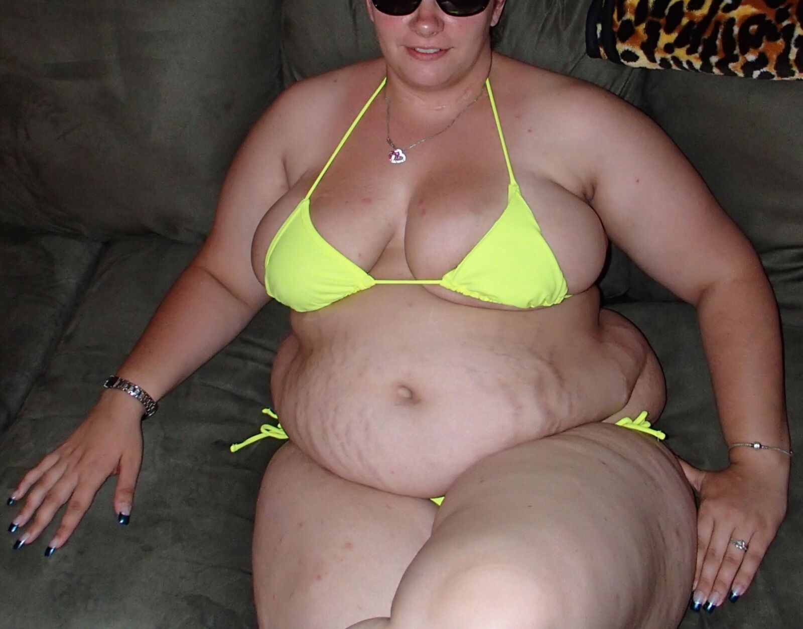 busty bbw amateur bikini model