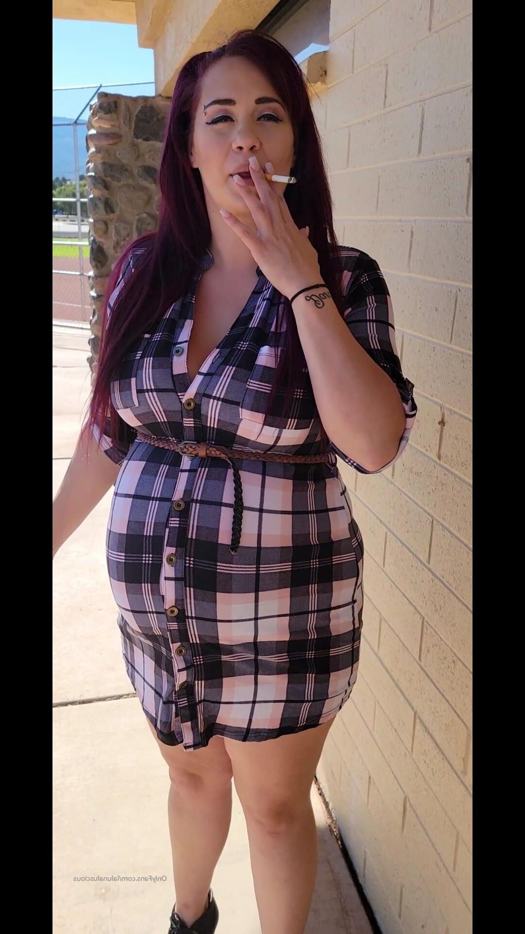 Pregnant Smoking .
