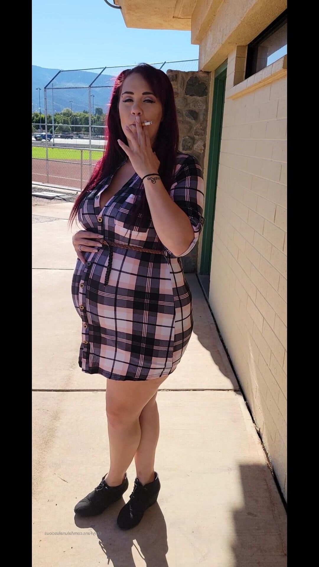 Pregnant Smoking .
