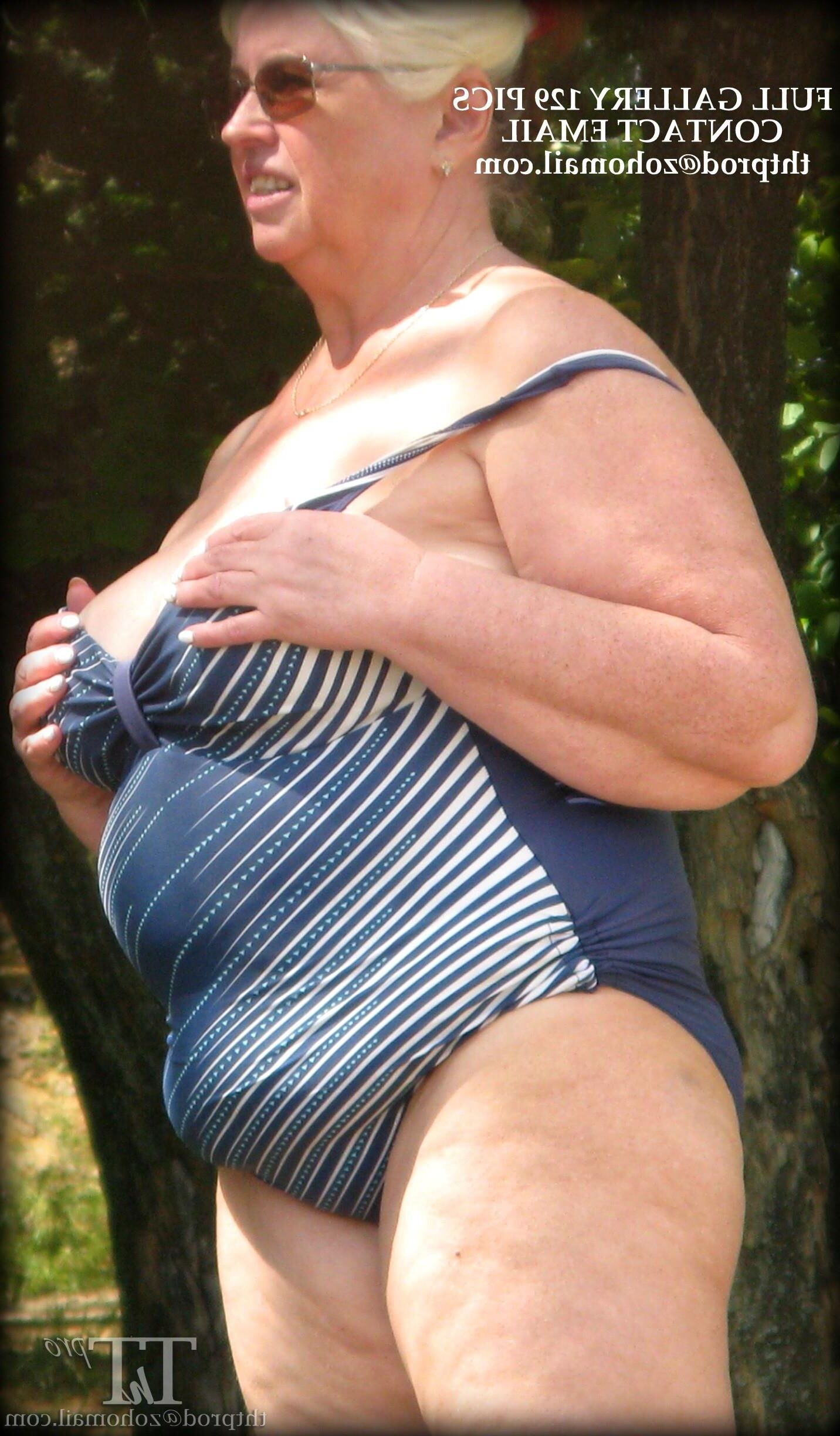 Big Titten Fat Ass am Strand
