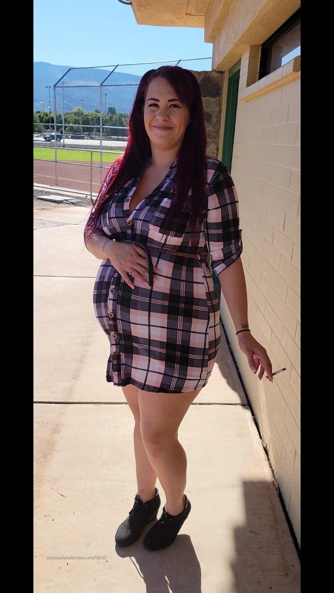 Pregnant Smoking .