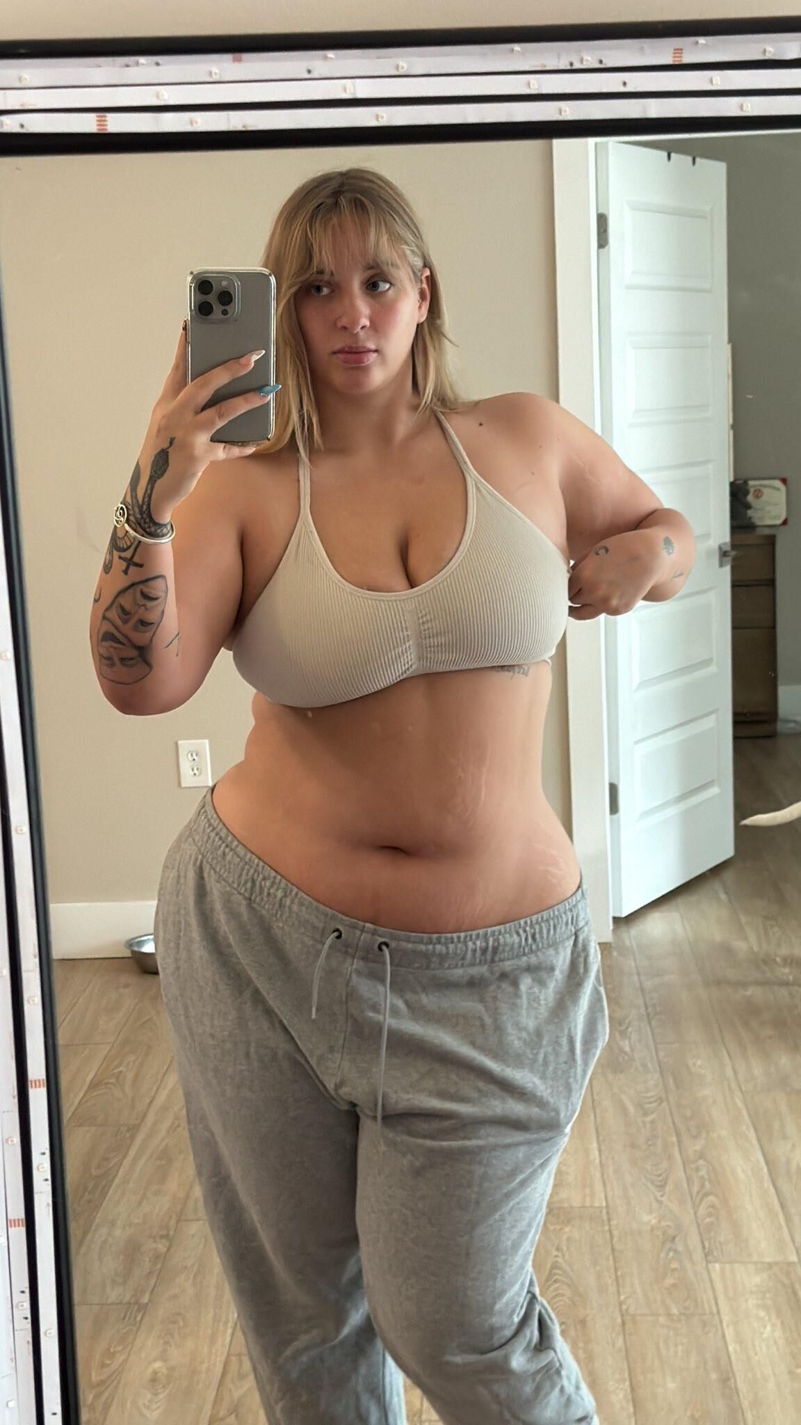 Sophie Big Ass Big Boobs BeautyBlondeBBW Girlミックスホットショット
