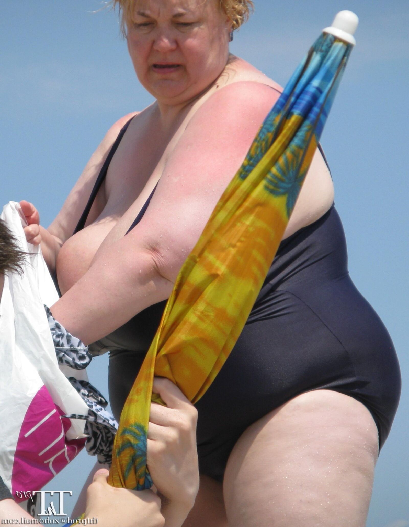 タイタニックのおっぱいBBWビーチ率直