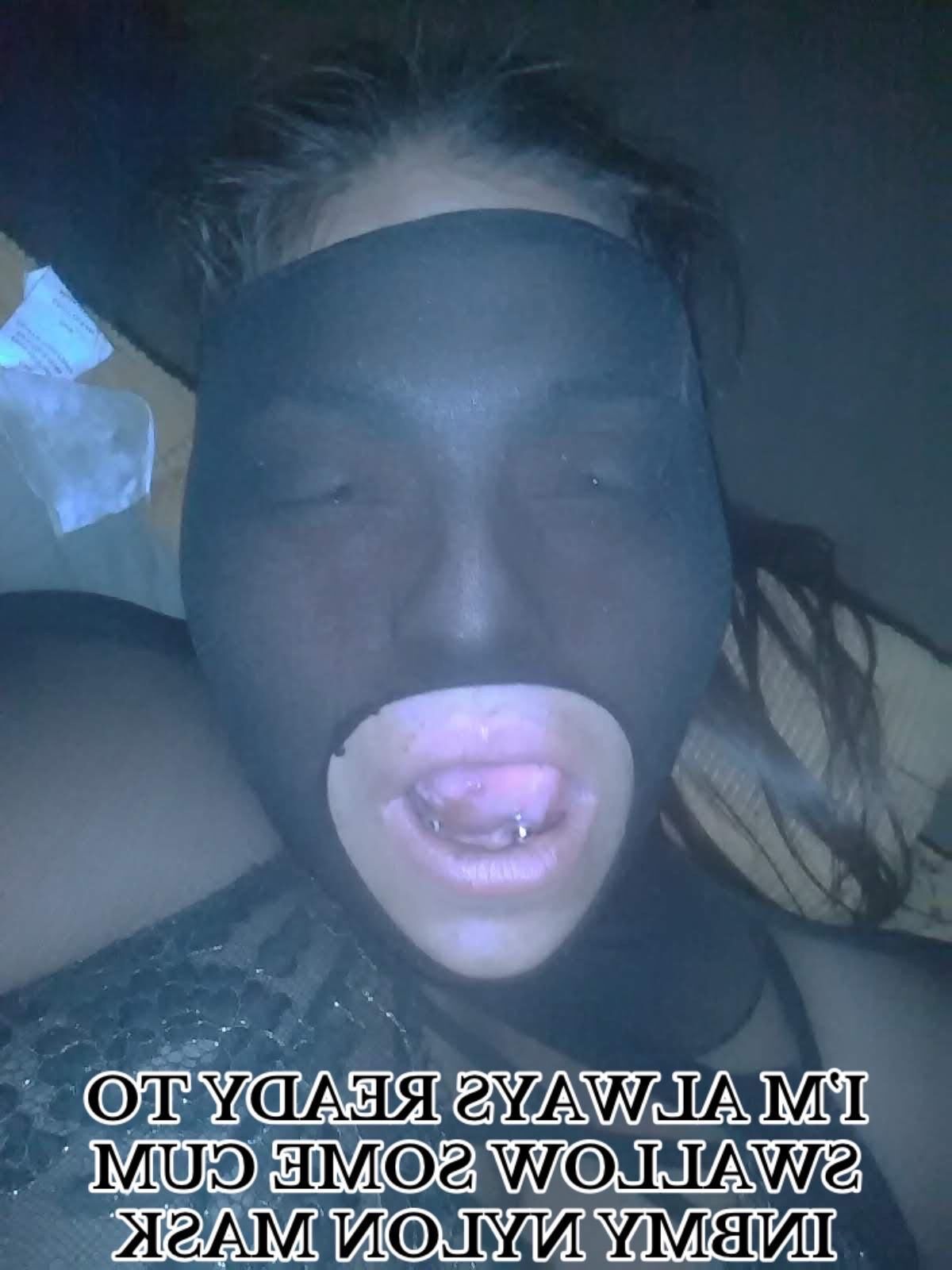 Mi ex novia es mi puta de nylon