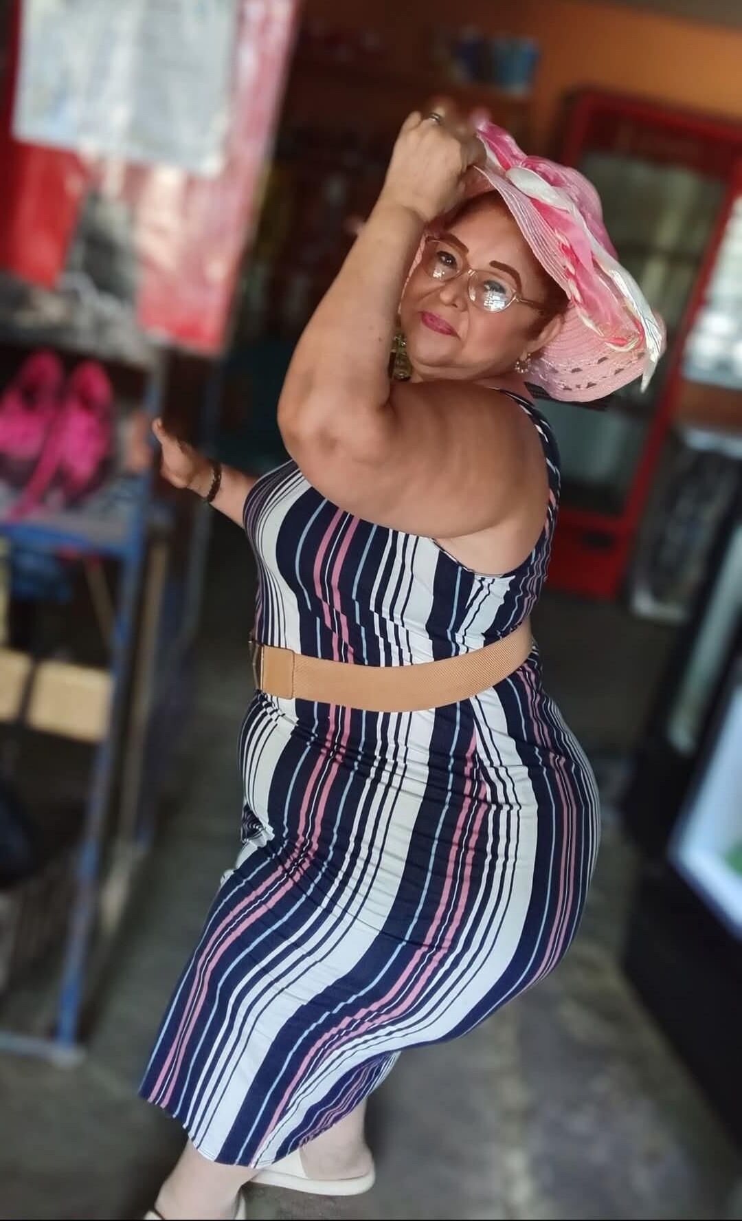 Joselin Abuela Refujia BBW Nalgono