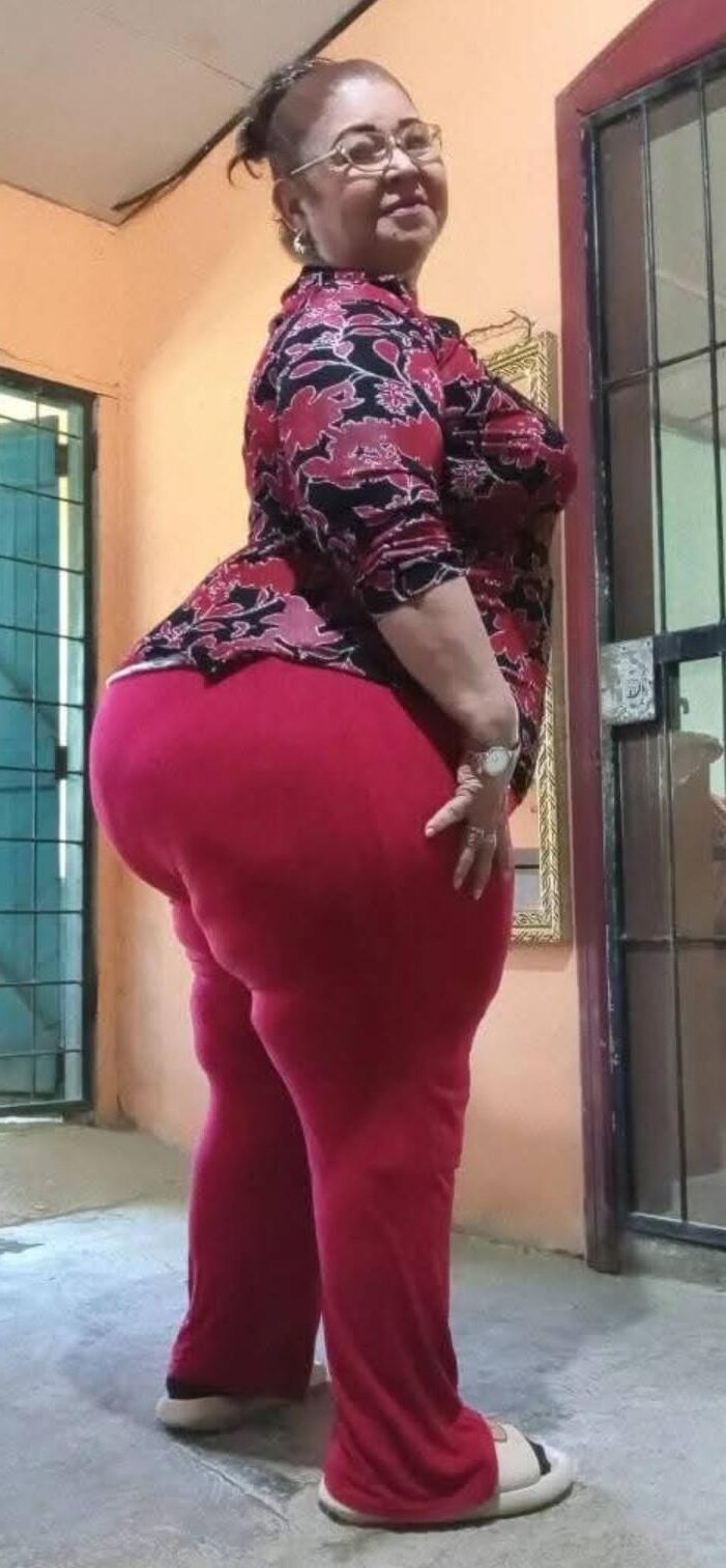 Joselin Abuela Refujia BBW Nalgono