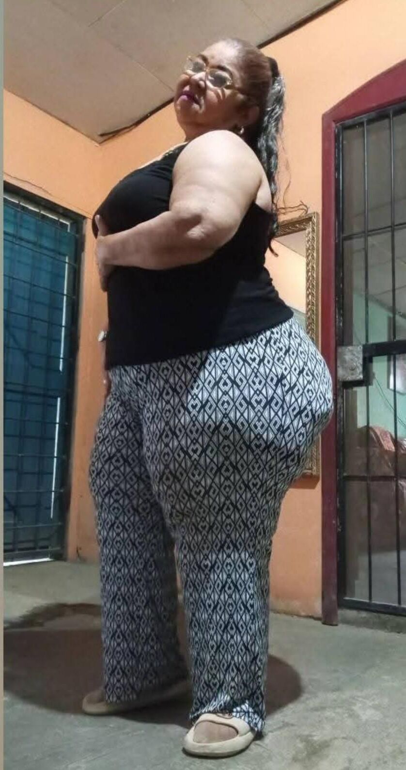 Joselin Abuela Refujia BBW Nalgono