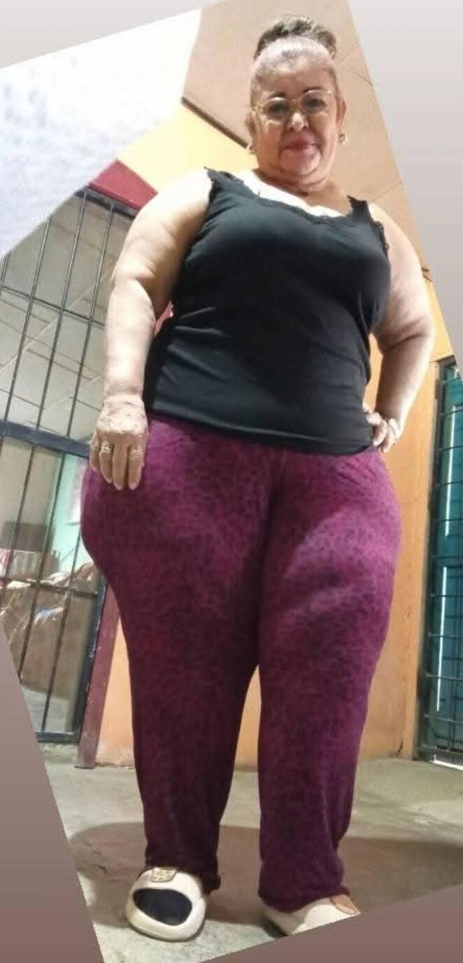 Joselin Abuela Refujia BBW Nalgono