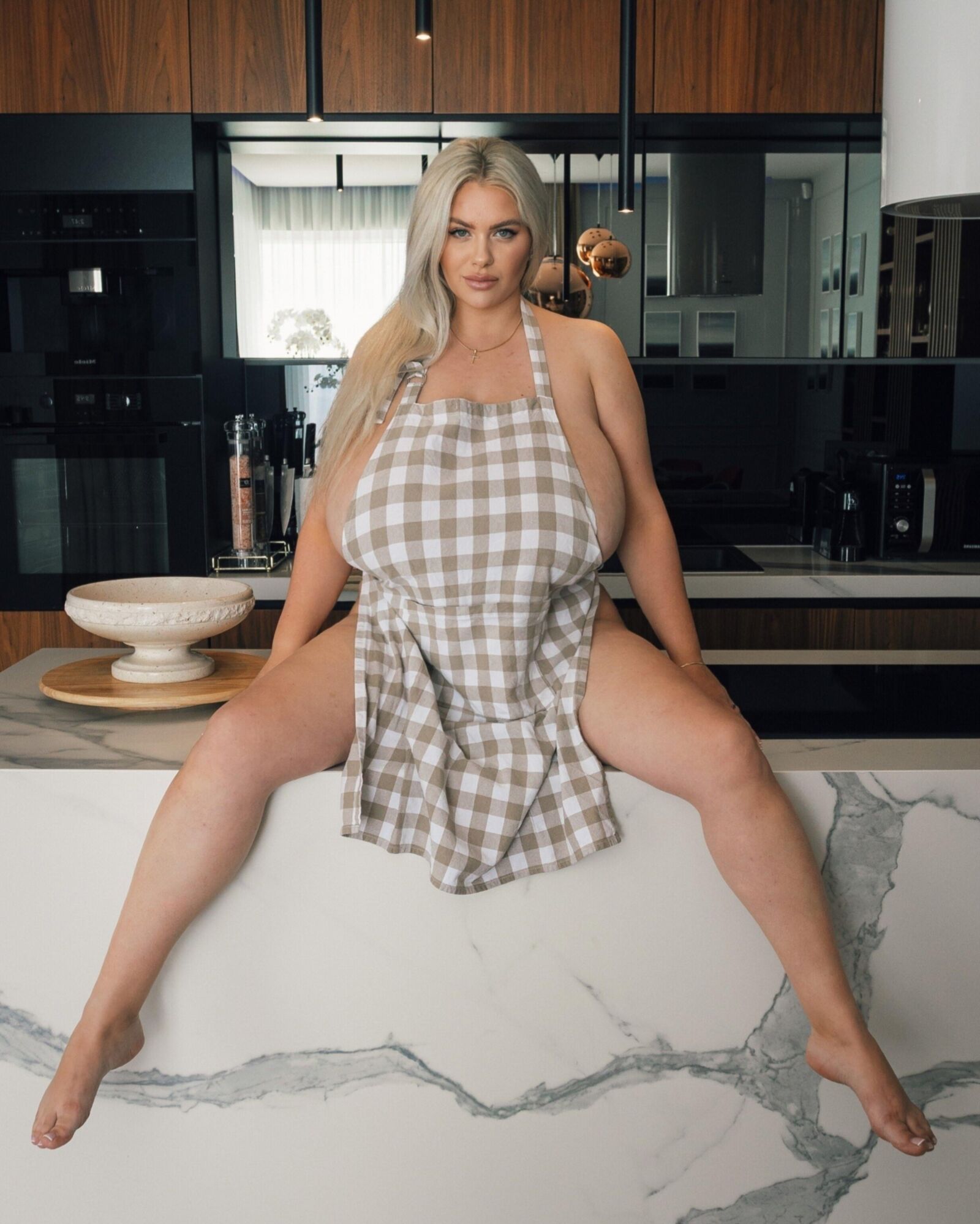 Nina Giant Boobs Big Butt Beauty Blonde Milf Hot Shots Mixed Hot Shots