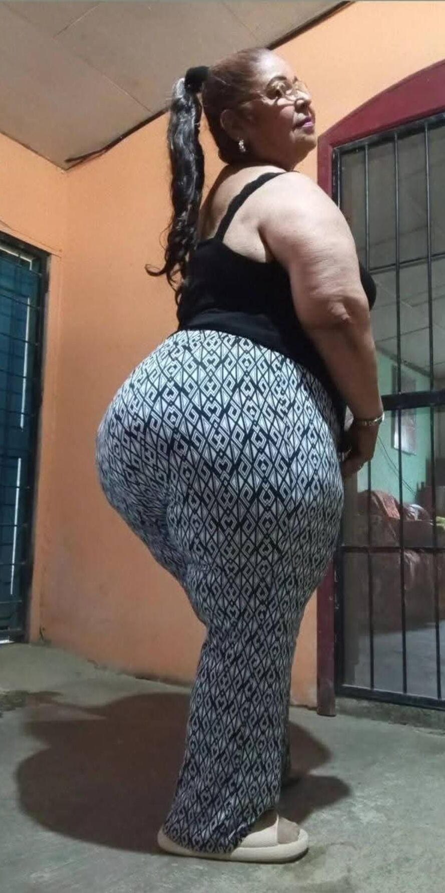 Joselin Abuela Refujia BBW Nalgono