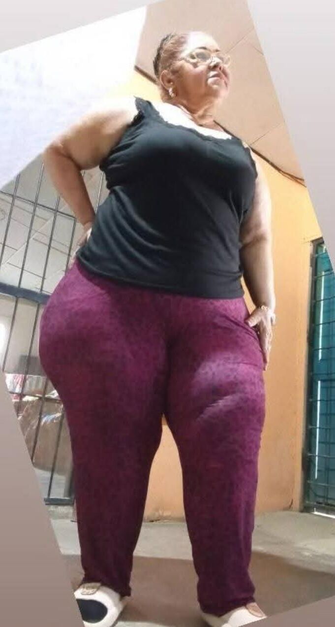 Joselin Abuela Refujia BBW Nalgono