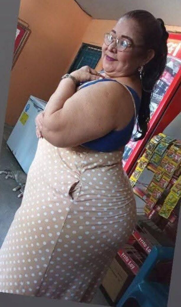 Joselin Abuela Refujia BBW Nalgono
