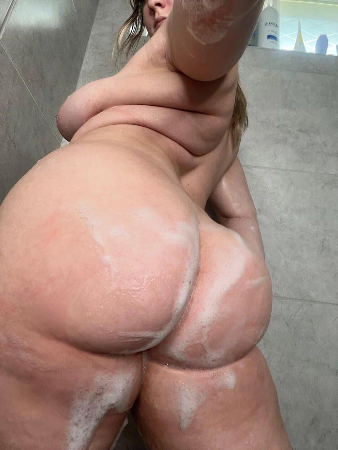 Big Booty Zeena