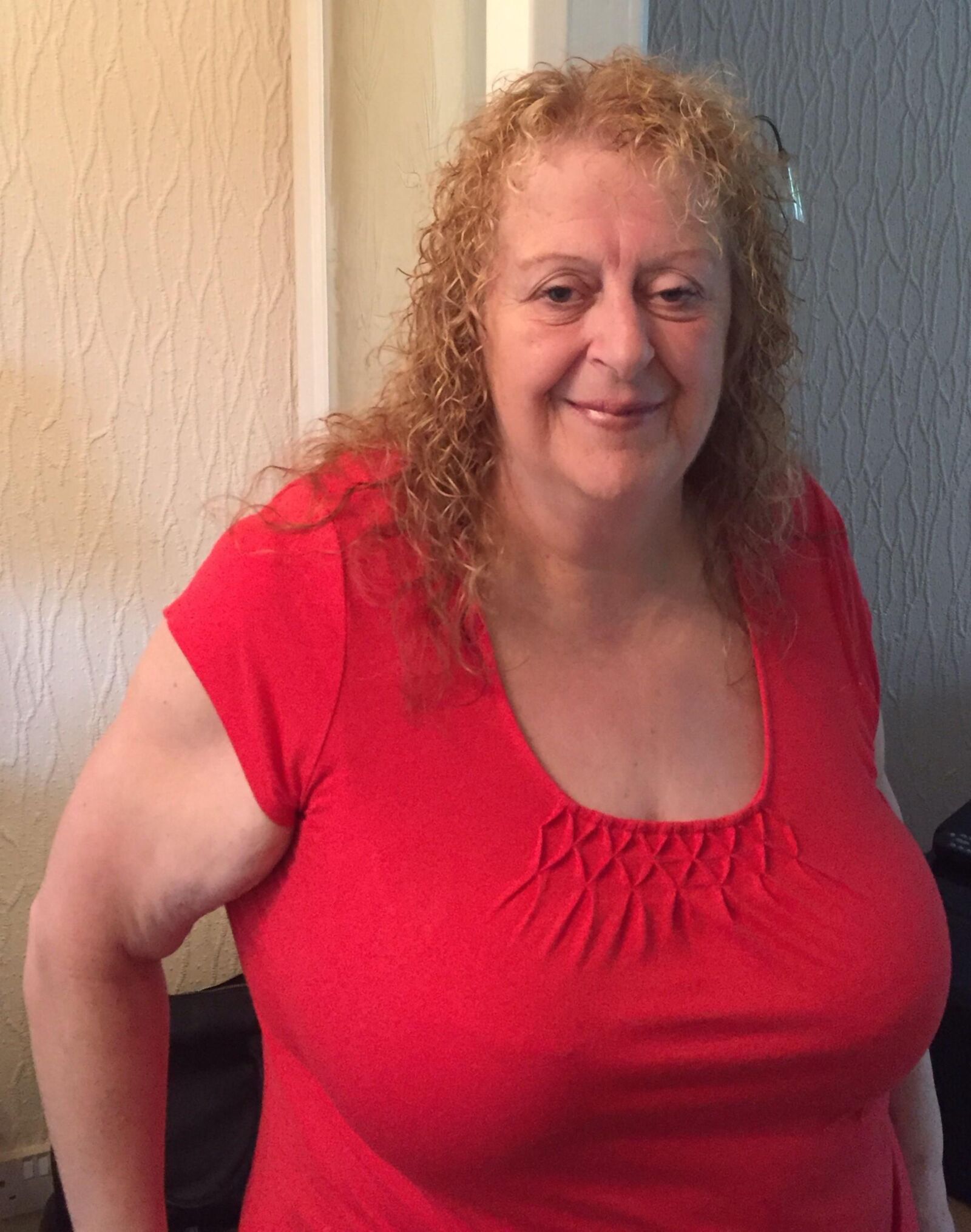 BBW Granny Heather com peitos grandes