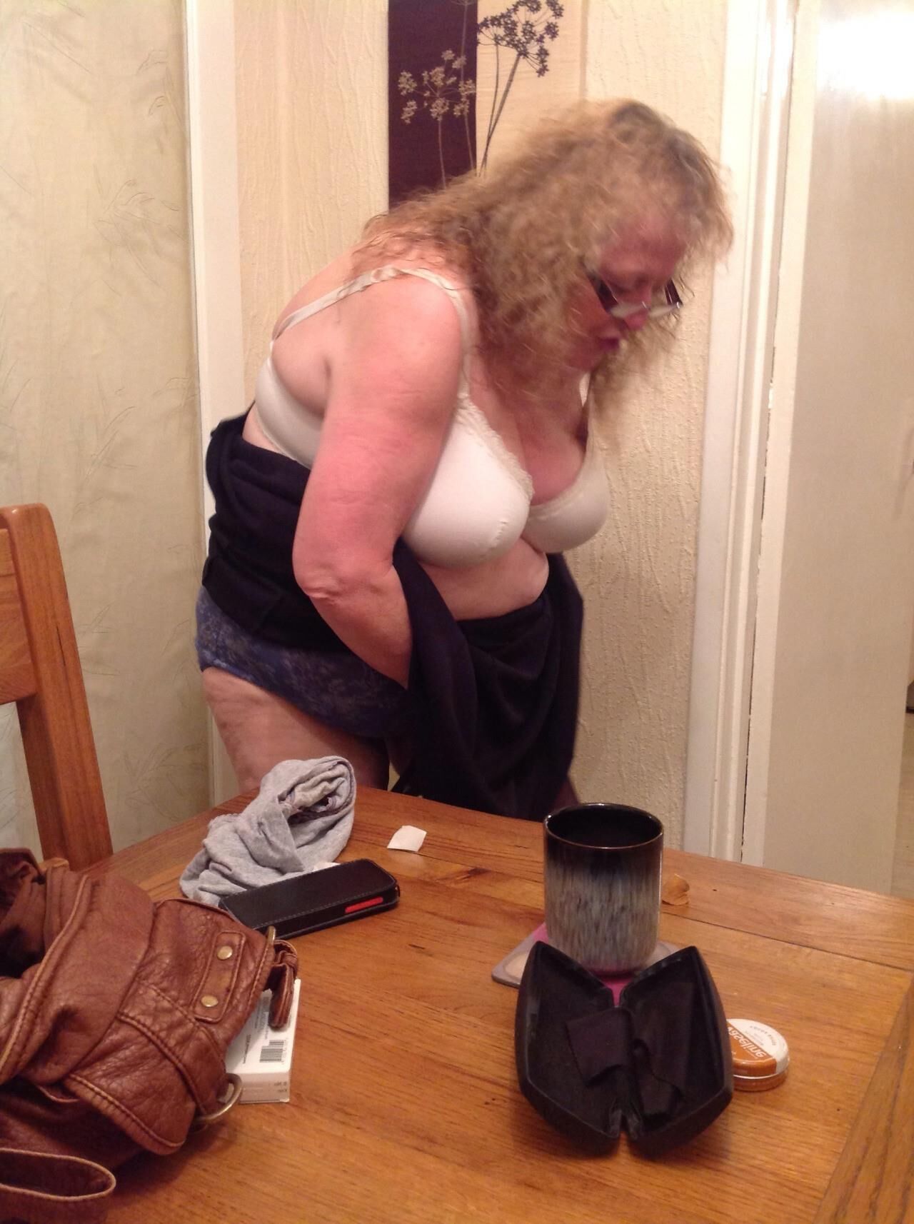 BBW Granny Heather com peitos grandes