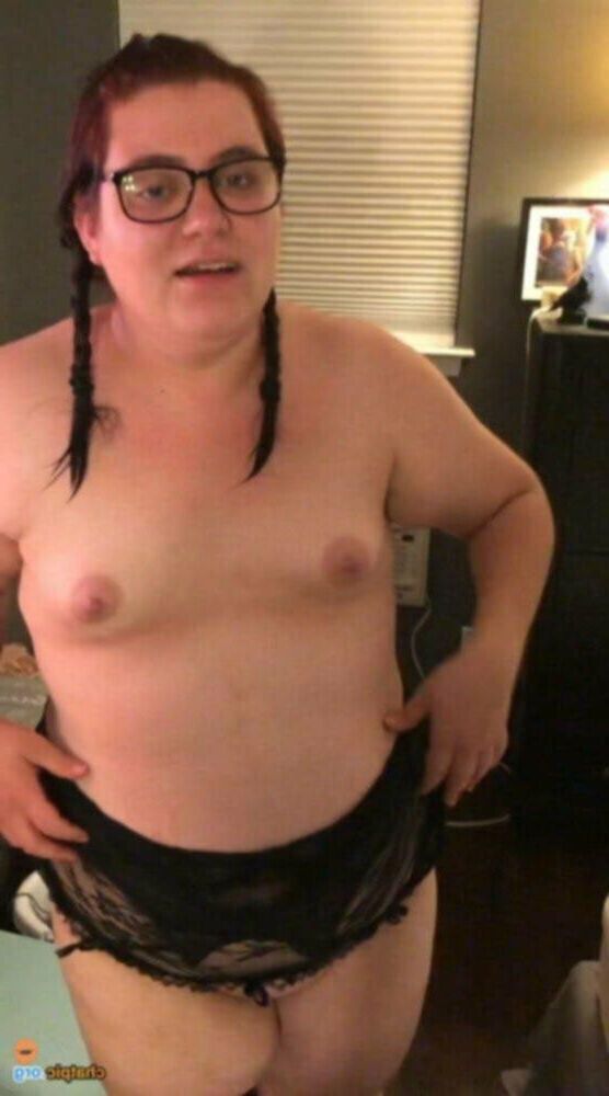 Minuscule titty gras cochon