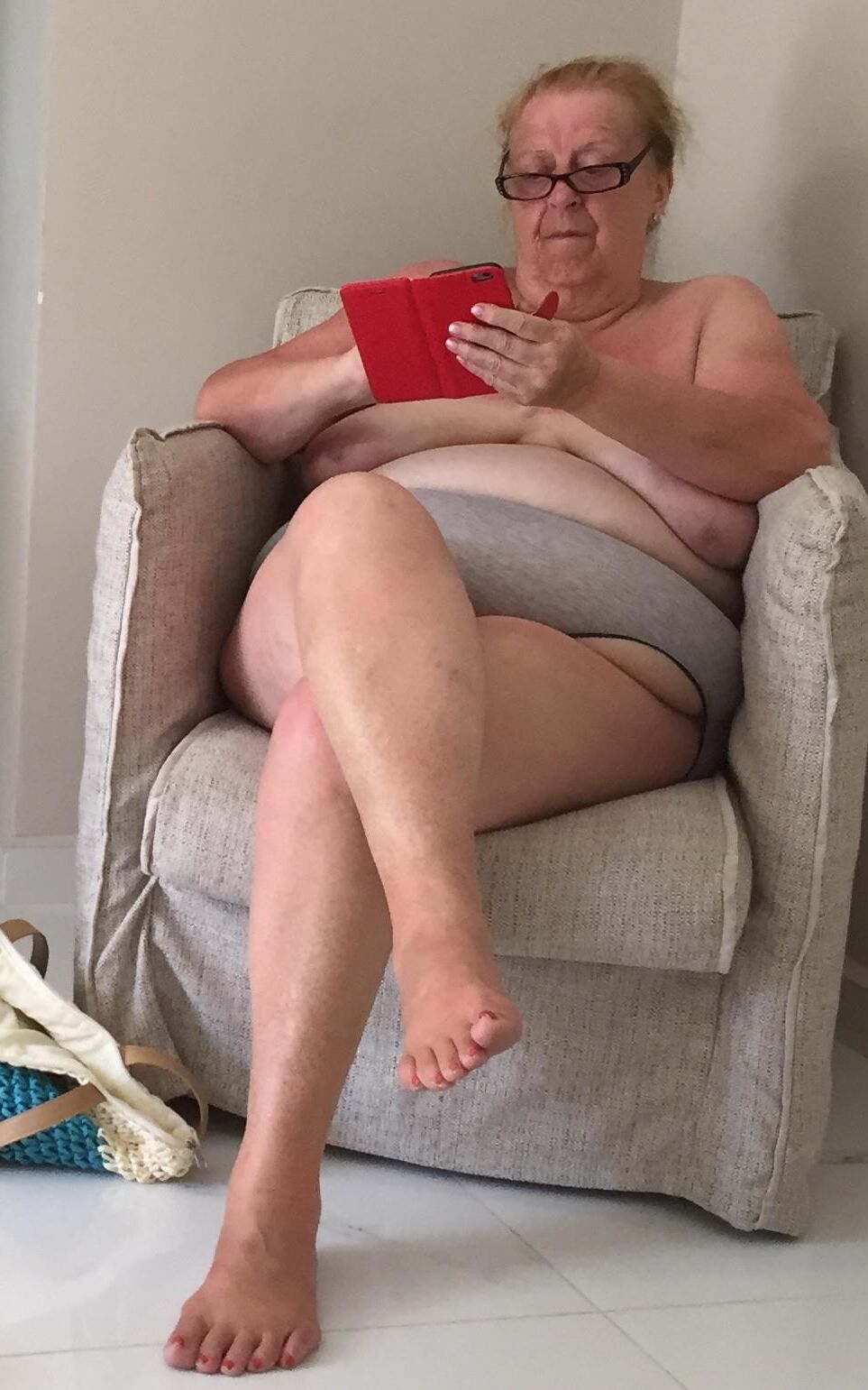 BBW Granny Heather com peitos grandes