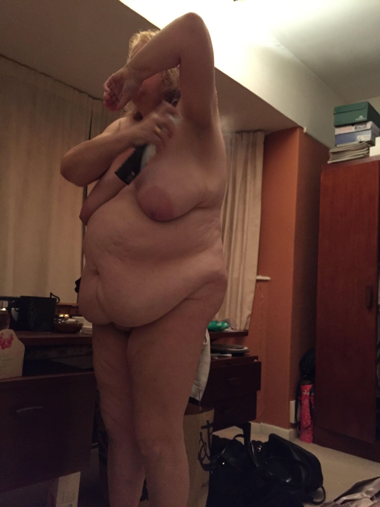BBW Granny Heather com peitos grandes